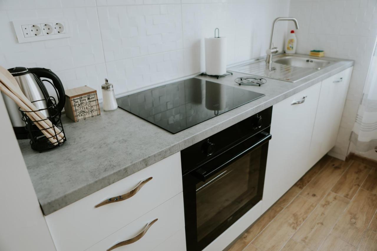 Apartman Nikola กอสปิช ภายนอก รูปภาพ