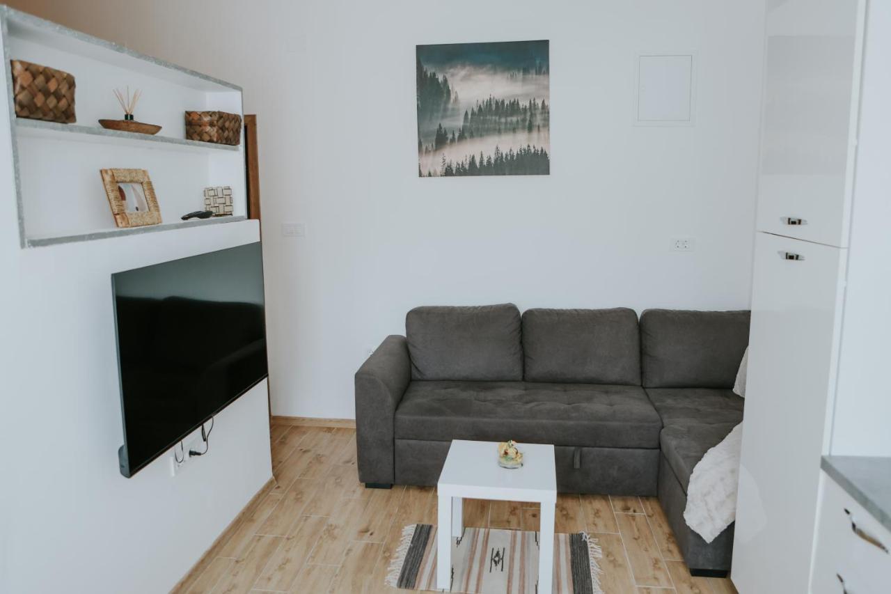 Apartman Nikola กอสปิช ภายนอก รูปภาพ