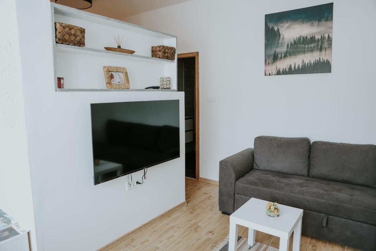 Apartman Nikola กอสปิช ภายนอก รูปภาพ