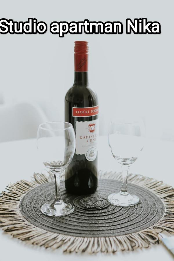 Apartman Nikola กอสปิช ภายนอก รูปภาพ