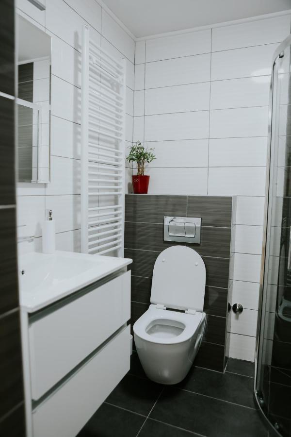 Apartman Nikola กอสปิช ภายนอก รูปภาพ